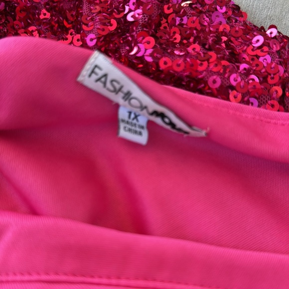 Elegant Pink Sequin One-Shoulder Dress with side cutout - Picture 8 of 8